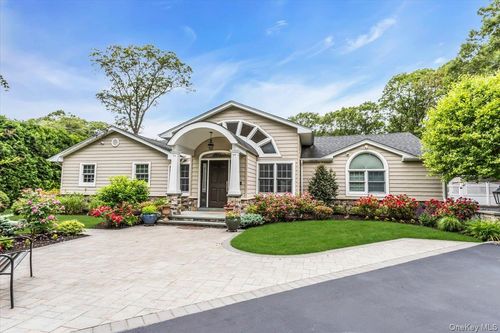 21 Buttonwood Dr, Dix Hills, NY, 11746-4802 | Card Image