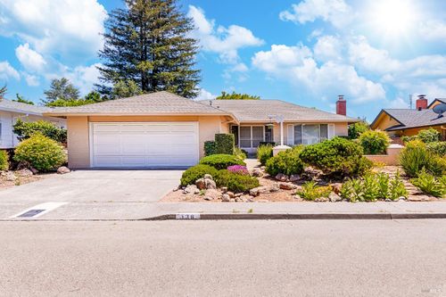 138 Oak Shadow Drive, Santa Rosa, CA, 95409 | Card Image