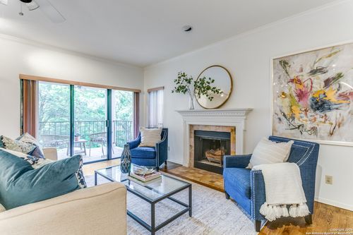apt-306-1022 Navarro St, San Antonio, TX, 78205-3804 | Card Image