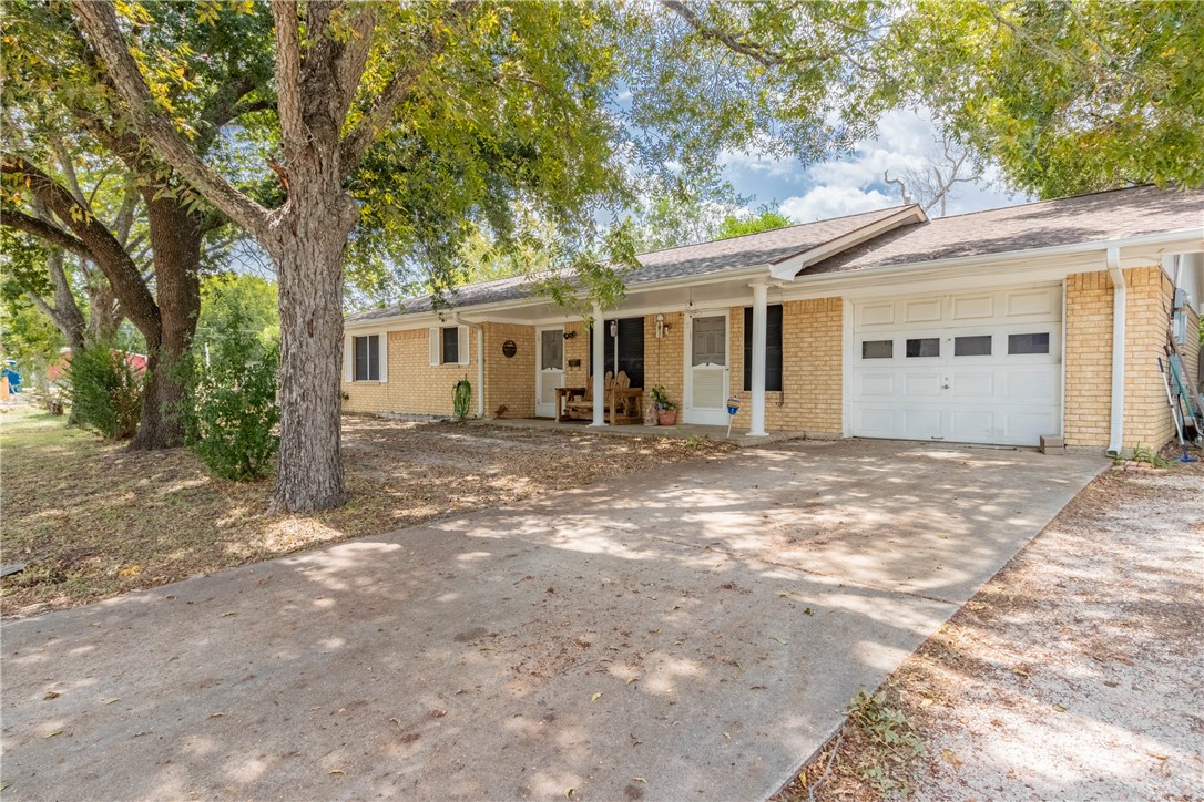 5th St, Caldwell, TX 77836