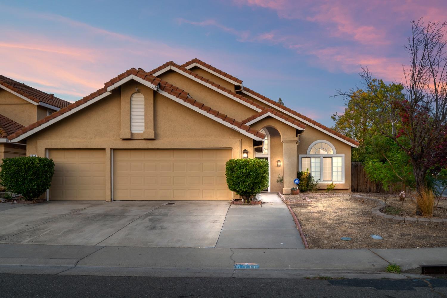 Foxpark Ct, Antelope, CA 95843