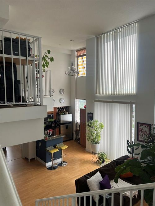 apt-1612-1 Glen Royal Pkwy, Miami, FL, 33125-5292 | Card Image