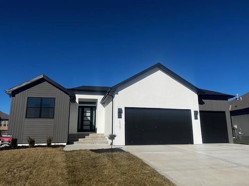 16367 S Marais Dr, Olathe, KS, 66062-9066 | Card Image