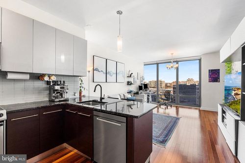 908-2101 Market St, PHILADELPHIA, PA, 19103-1357 | Card Image