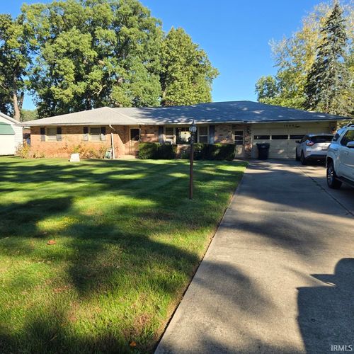 10087 Dunn Rd, Osceola, IN, 46561-9038 | Card Image