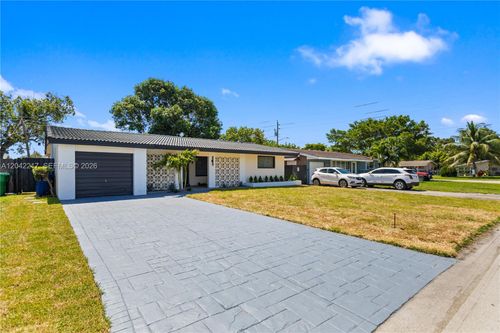 2431 Sabal Palm Dr, Miramar, FL, 33023-4559 | Card Image
