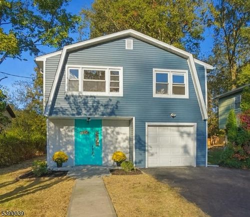 7 Esther St, Stanhope, NJ, 07874-2228 | Card Image