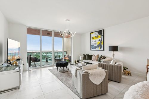 2008-2640 Lake Shore Dr, RIVIERA BEACH, FL, 33404-4665 | Card Image
