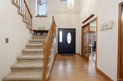 15743 Greenview, Fraser, MI, 48026-5041 | Card Image