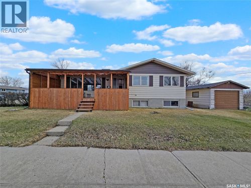 204 1st Ave Sw, Swift Current, SK, S9H3H3 | Card Image