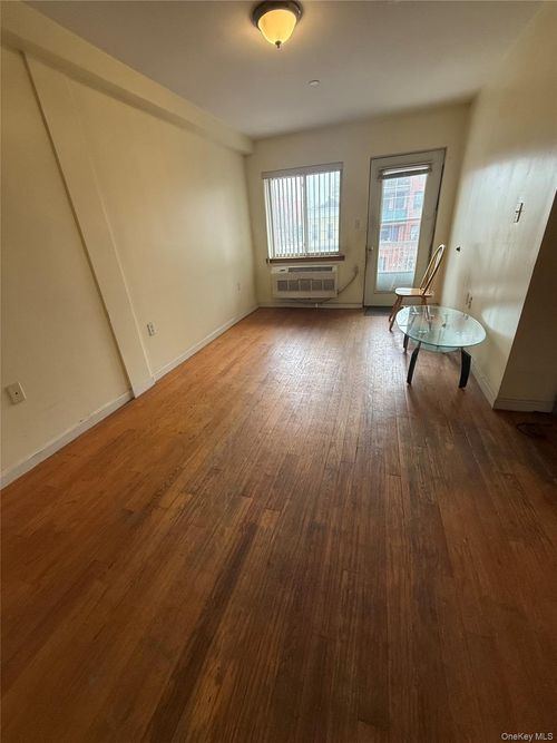 apt-3d-112-31 38th Ave, Corona, NY, 11368-1498 | Card Image