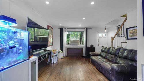 1214-22107 Manor Rd, Queens Village, NY, 11427-2027 | Card Image