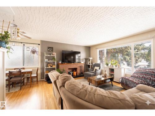 13524 113a St Nw, Edmonton, AB, T5E5C4 | Card Image