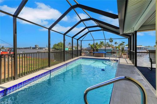 2480 Bayshore Dr, MATLACHA, FL, 33993-9729 | Card Image
