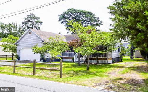 3340 Willow St, CHINCOTEAGUE ISLAND, VA, 23336-1848 | Card Image