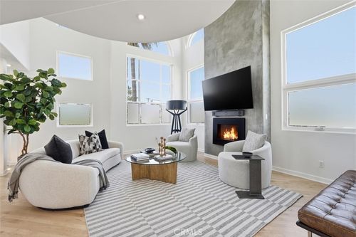 1-24 Eastwind St, Marina del Rey, CA, 90292-5711 | Card Image