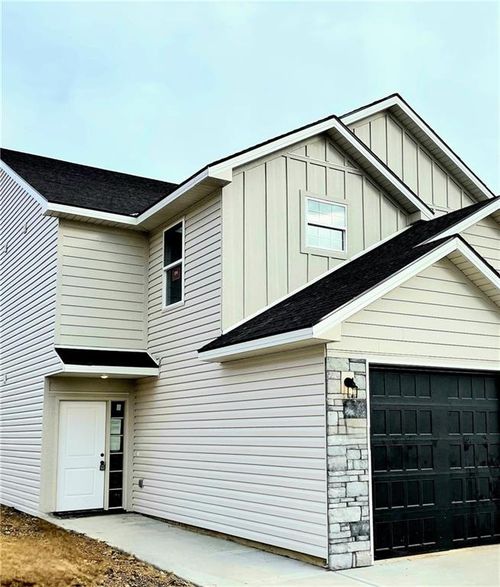 704 Mahogany Ct, Warrensburg, MO, 64093-2936 | Card Image