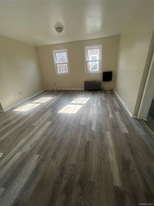 18 Monroe St, Mount Vernon, NY, 10550-3674 | Card Image