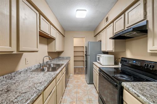 apt-704-9700 Leawood Blvd, Houston, TX, 77099-2658 | Card Image