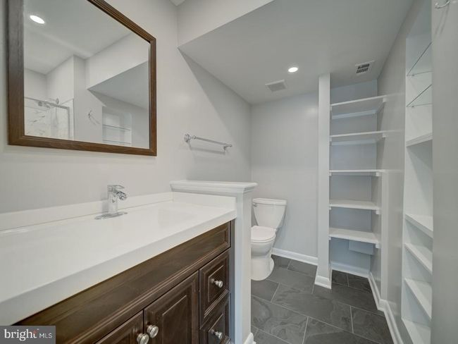 APT-101 - 5017 7 Th Rd S, Condo with 2 bedrooms, 2 bathrooms and null parking in ARLINGTON VA | Image 29