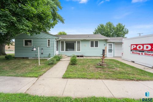 300 E 2nd St Street, Marion, SD, 57043 | Card Image