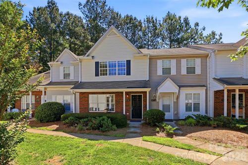 6720 Cypress Tree Ln, Charlotte, NC, 28215-4233 | Card Image