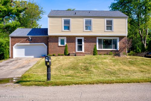 8201 Huntsman Trl, Louisville, KY, 40291-2513 | Card Image