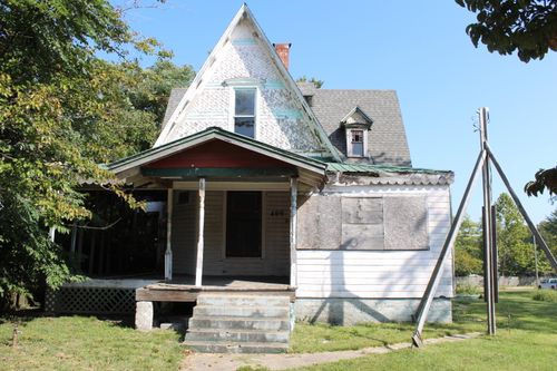409 E College St, Aurora, MO, 65605-1626 | Card Image