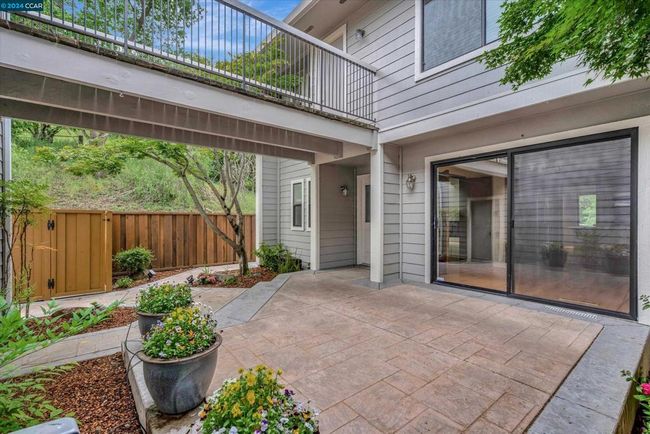1056 Camino Verde Cir, Townhouse with 3 bedrooms, 4 bathrooms and 2 parking in Walnut Creek CA | Image 9