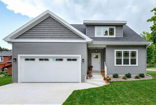 433 Niagara Ave, Sheboygan, WI, 53081-4129 | Card Image
