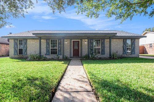 1920 Crooked Creek Ln, Pearland, TX, 77581-5612 | Card Image