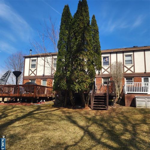 8 Tudor Pl, Budd Lake, NJ, 07828-3782 | Card Image