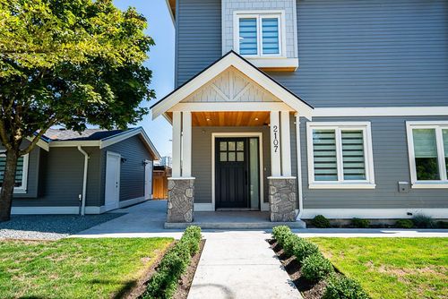 2107 E 33rd Ave, Vancouver, BC, V5N3E9 | Card Image
