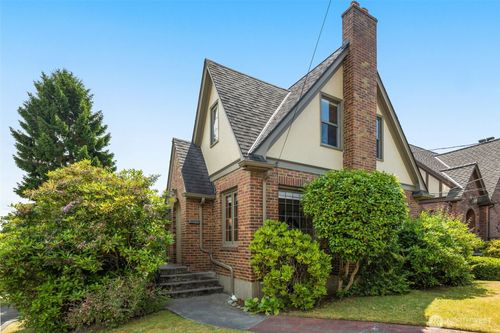 1157 N 78th St, Seattle, WA, 98103-4811 | Card Image