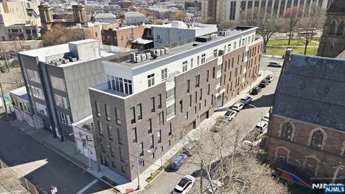 21 Lincoln, Newark, NJ, 07102 | Card Image