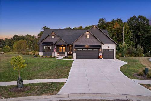 310 Heatherby Ln Ne, Hartville, OH, 44632-8954 | Card Image