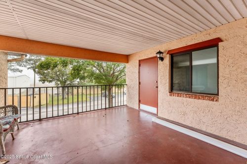 250 San Juan Cir, Melbourne, FL, 32935-5480 | Card Image