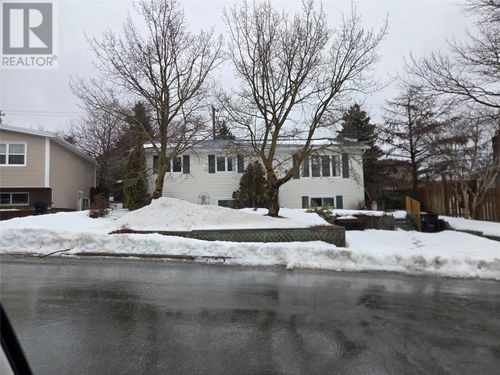 10 Markland St, St. John's, NL, A1E4A9 | Card Image
