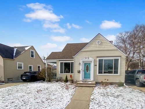 7926 28th Avenue, Kenosha, WI, 53143 | Card Image