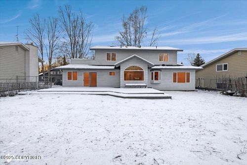 3327 Wentworth St, Anchorage, AK, 99508-4348 | Card Image