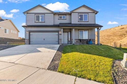 6 S 12th Street Loop, Selah, WA, 98942-2204 | Card Image