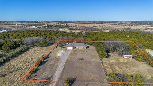 650 Williams Dr, Sulphur, OK, 73086-1422 | Card Image