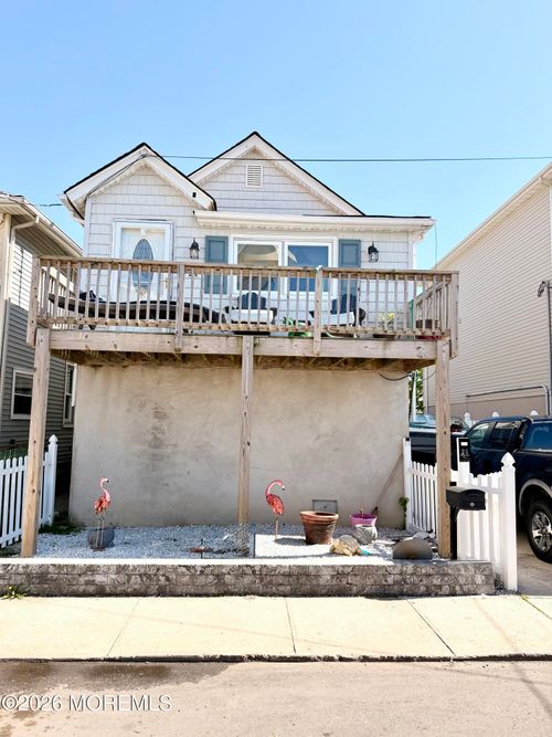 24 Bay Ave, Keansburg, NJ, 07734-1048 | Card Image