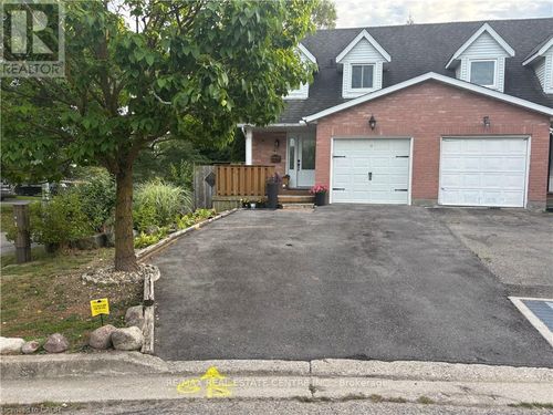 40 Caprice Court, Kitchener, ON, N2M5M2 | Card Image