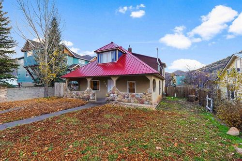 562 E 1st St, Durango, CO, 81301-5702 | Card Image