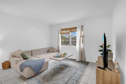 apt-210d-1950 N Andrews Ave, Wilton Manors, FL, 33311-3900 | Card Image