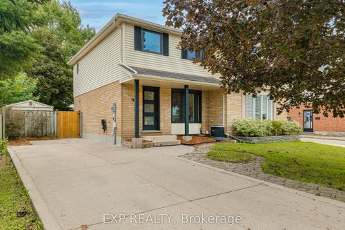 949 Elgin St N, Cambridge, ON, N1R8C6 | Card Image