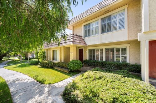 7667 Whitewater Dr, Huntington Beach, CA, 92648 | Card Image