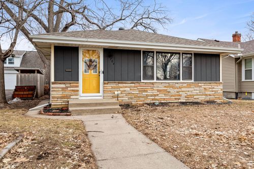 2704 W 60th St, Minneapolis, MN, 55410-2902 | Card Image