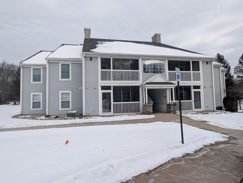 712 W Barrington Cir, Jackson, MI, 49203-2583 | Card Image